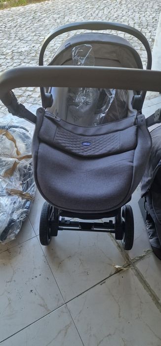 Vendo carrinho trio bebé "Chicco"