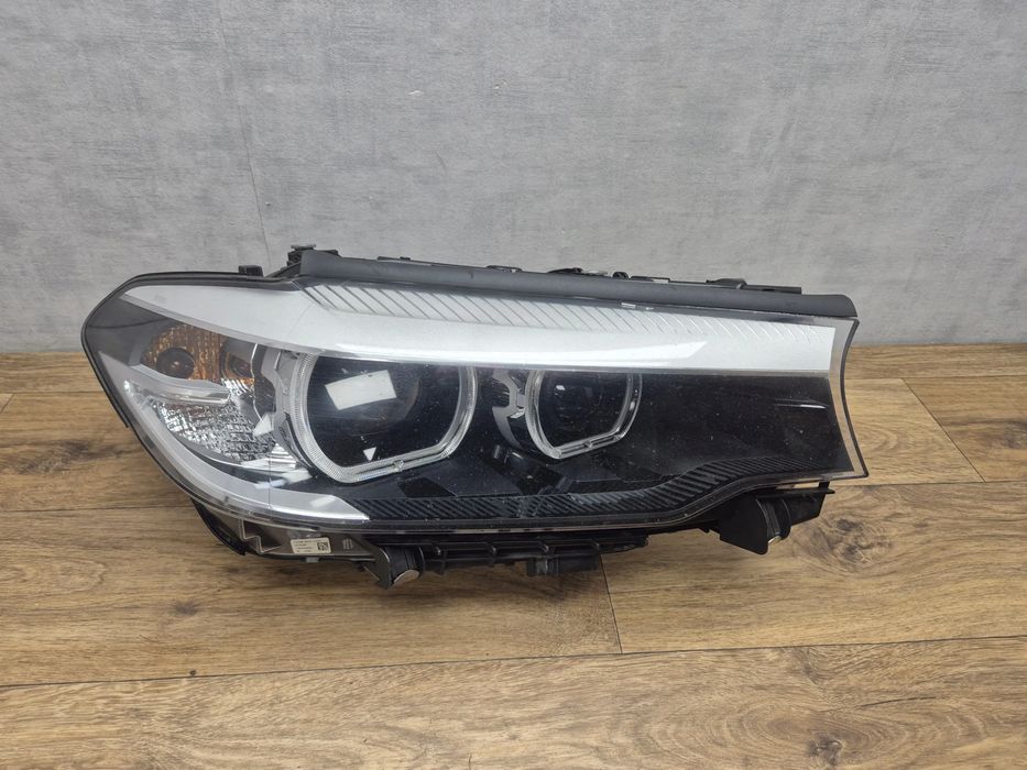 BMW 5 G31 G30 Lampa Prawy Przód Prawa Przednia Full LED UK 8499114