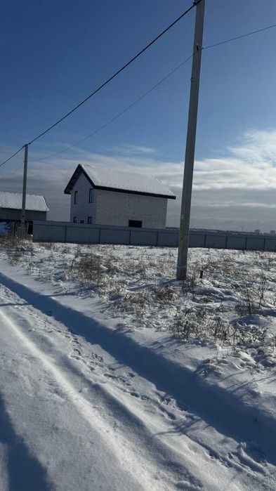 Продаж видової ділянки 8 соток в хорошому спокійному місці.