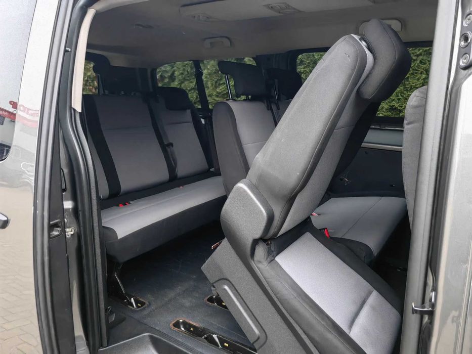 Wynajem  Busa 9 osób