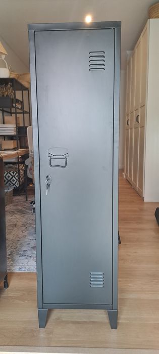 Móvel SKLUM para arrumação