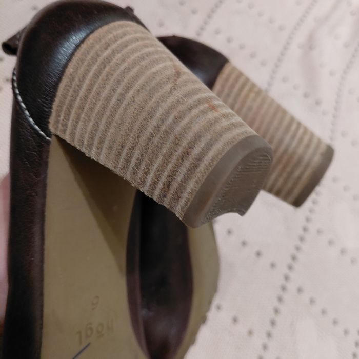 Hōgl czółenka buty na obcasie 39.5
