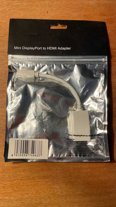 Diversos cabos e adaptadores para Apple