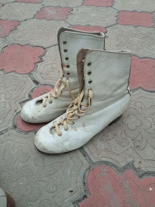 Ботинки для коньков