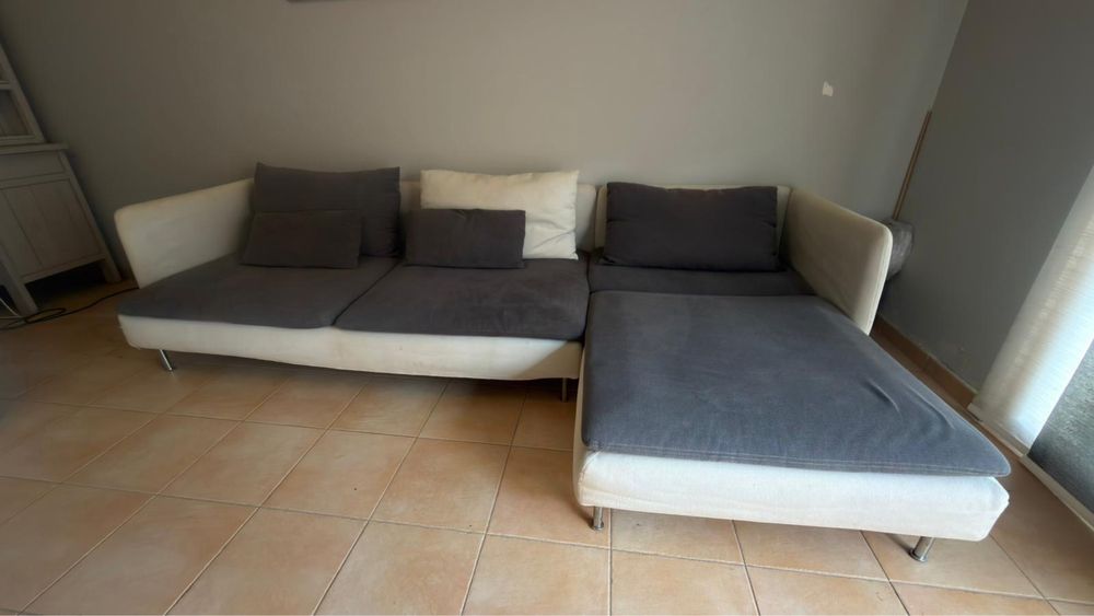 Sofá com chaise longue