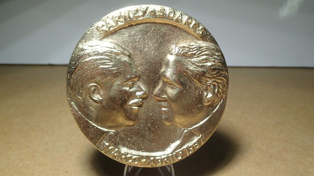 Medalha em bronze da visita do Presidente Mário Soares ao Brasil