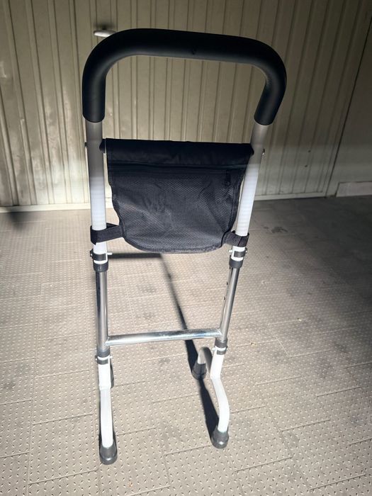 Vendo Suporte Auxiliar de Levante e Marcha (Andarilho Estreito)