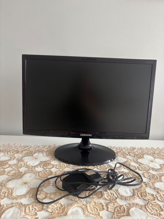 Monitor Samsung S22C300H sprawny używany