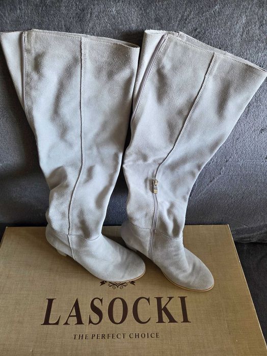 Szare, jasne kozaki Lasocki
