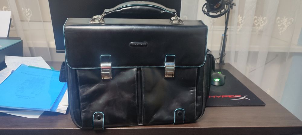 Портфель Piquadro