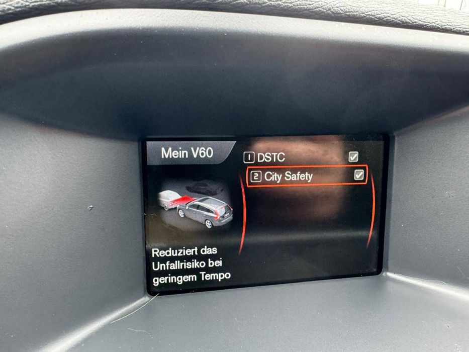 VOLVO V60 1,6 л. D2 не фарбований ВІДЕО