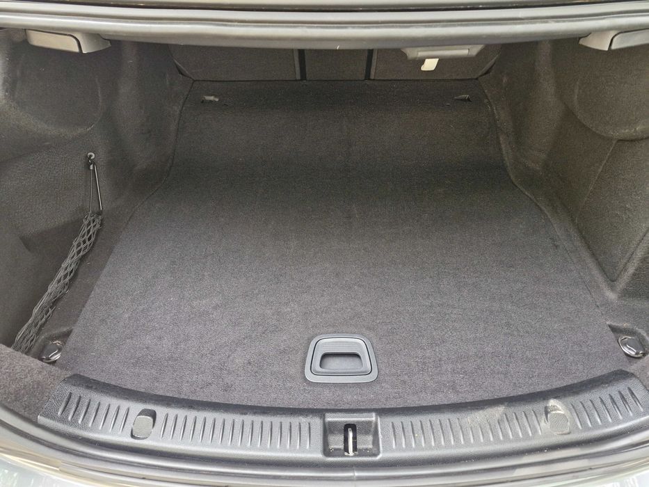 auto do ślubu Mercedes E