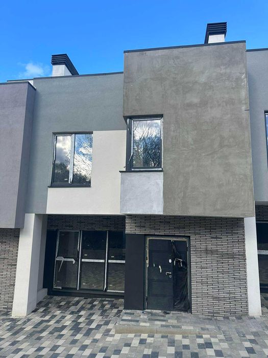 Таунхаус в стилі хай-тек, єоселя