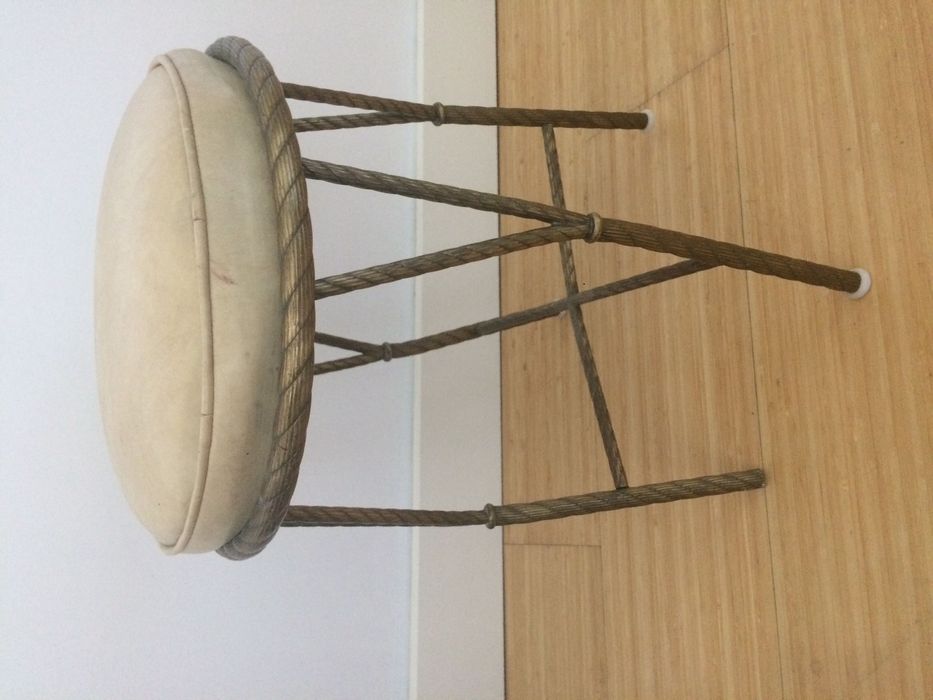 VINTAGE - Banco em metal com assento em pele