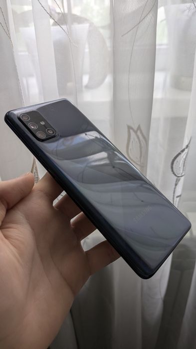 Продам Samsung Galaxy A71 | Рідна коробка + чохол у подарунок