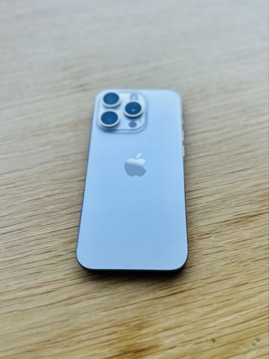 IPHONE 15 PRO Branco 256GB (Como Novo)