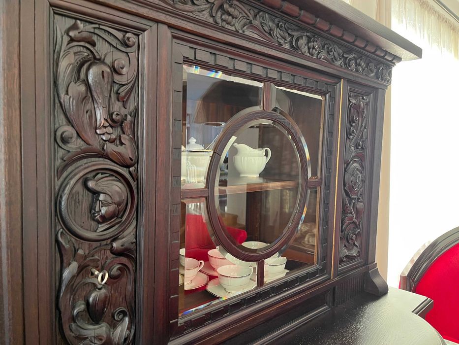 Stary drewniany kredens antyk