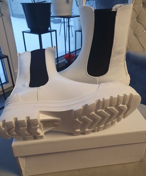 Nowe białe botki damskie 39/25 cm/