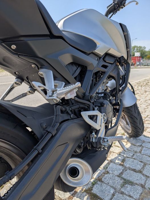 Honda CB125r 2024 com garantia e apenas 2090km