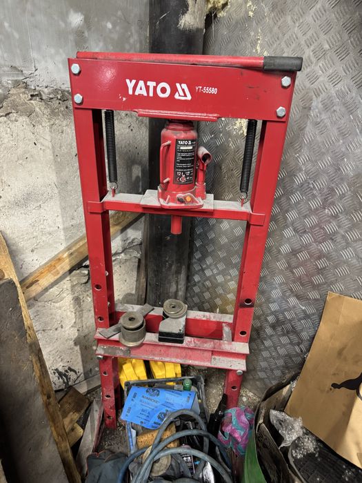 Прес гідравлічний 12т YATO для СТО