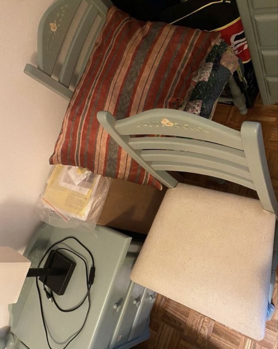 Mobilia quarto  2 camas espelho cadeira comoda colchoes