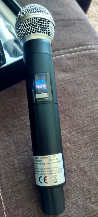 Sistema de Microfones Sem Fio Duplo LMBGM UHF – Na Caixa / Como Novo"