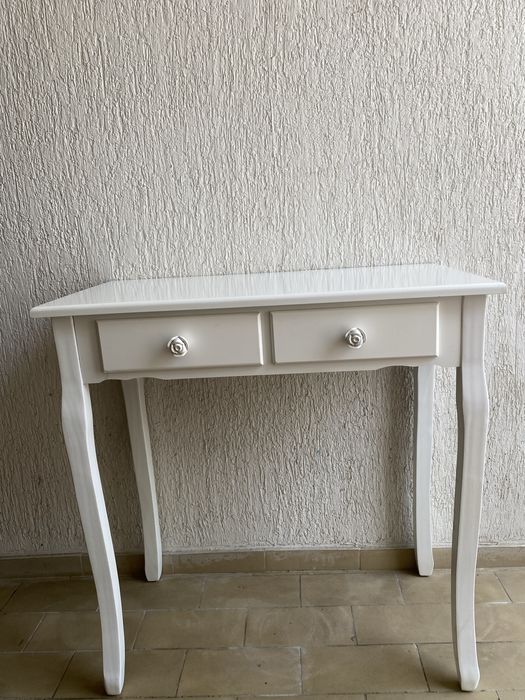 Conjunto de tocador branco e cadeira corde rosa, estilo romântico!