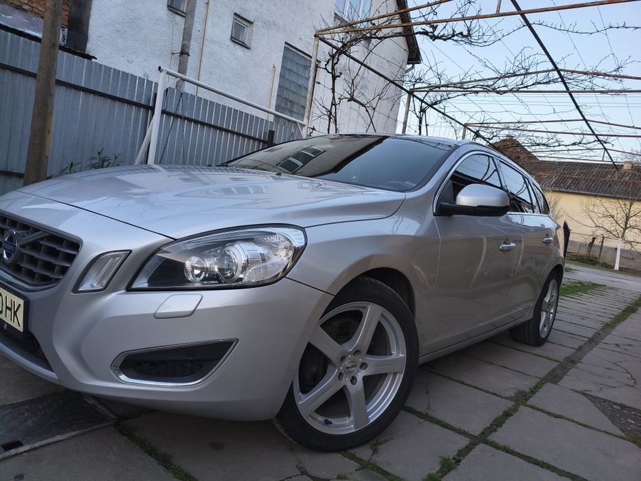 Volvo     V   60