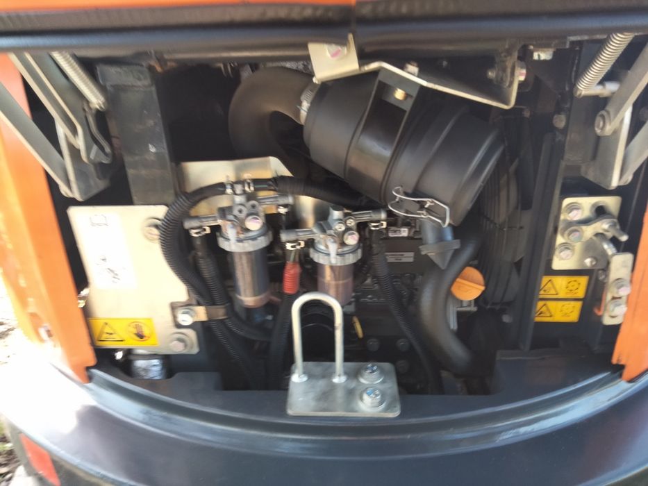 Mini Escavadora Giratória HITACHI ZAXIS 19U