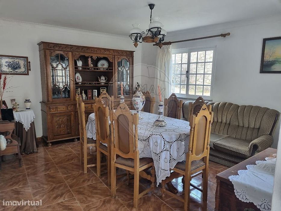 Moradia T4 para venda