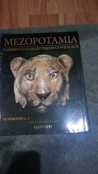 Zestaw dwóch książek dotyczących Mezopotamii