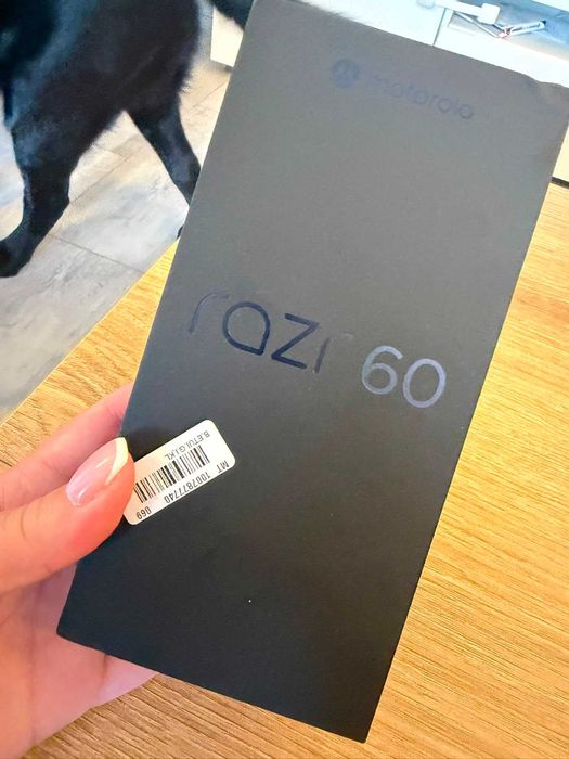 Smartfon motorola razr 60