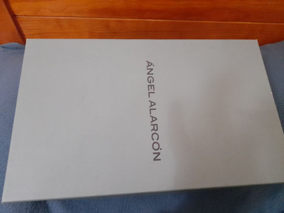 Sapatos, novos, femeninos, número 38. Marca: Ángel Alarcón,