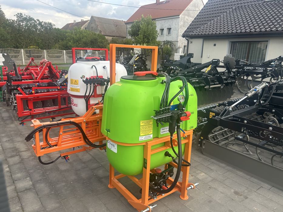 Opryskiwacz polowy zawiezany 400l 12m