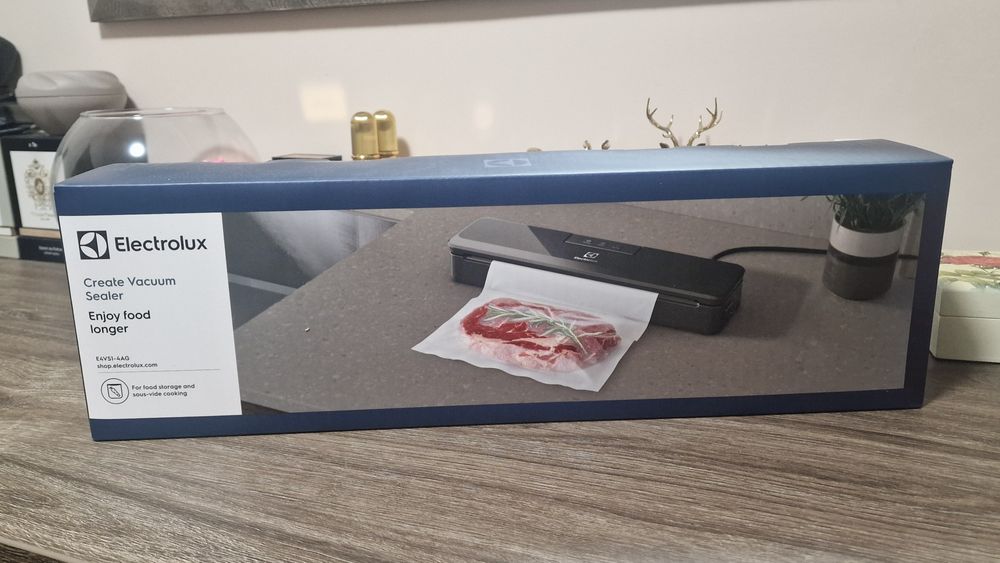 Вакуумний пакувальник Electrolux E4VS1-4AG
