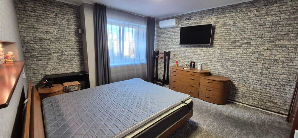 Оренда 3-кімнатної квартири 120 м.кв.біля метро «Палац Україна» Антоновича,122