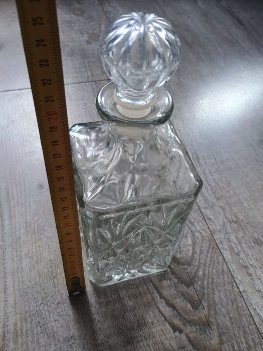 Karafka szklana.