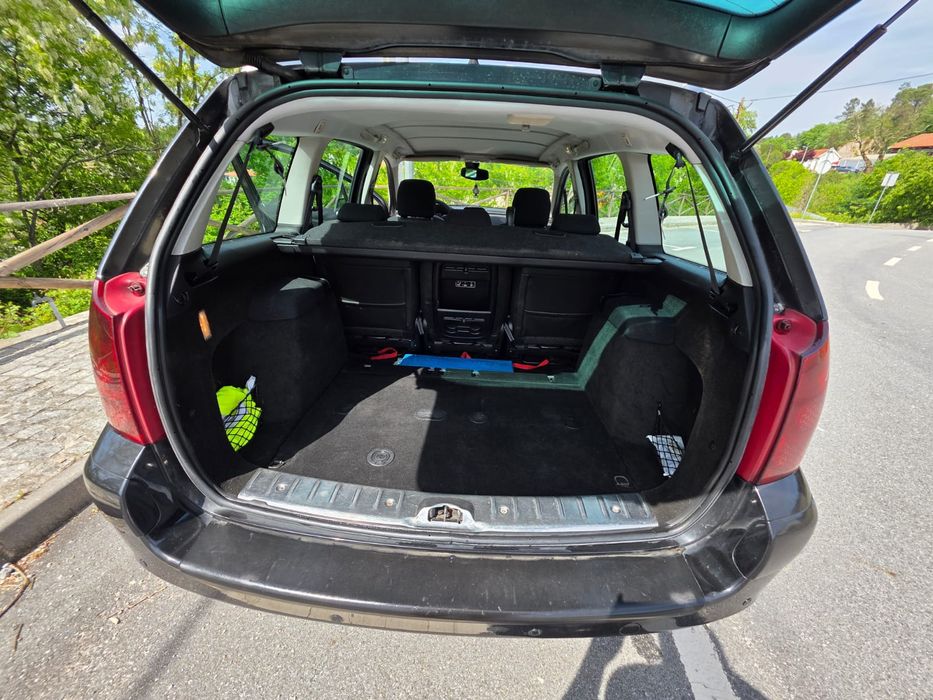 Vendo por ter comprado um outro carro. Vendo ou troco por caravana pode ser com acerto da minha parte.