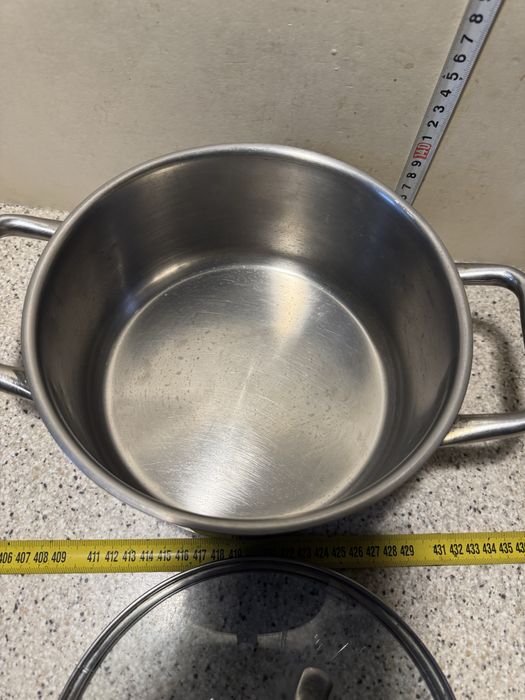 Кастрюля нержавейка Германия . Топор топорик  СССР. Сковорода Гипфел