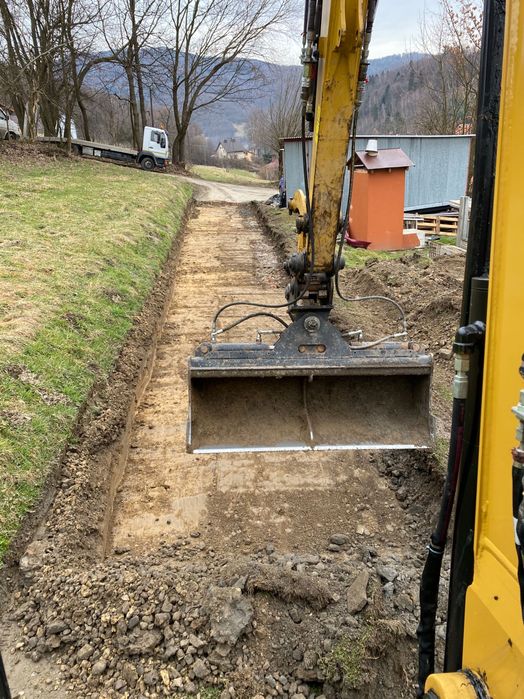 Utwardzanie terenu, dróg dojazdowych / Wywóz ziemi / koparki