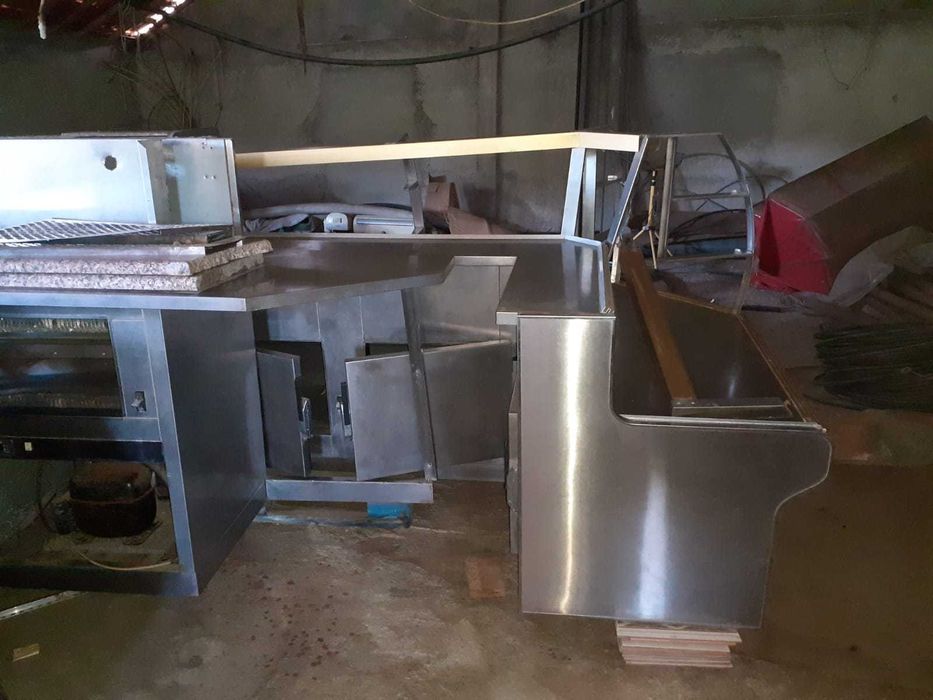 Balcão com vitrine - pastelaria/café