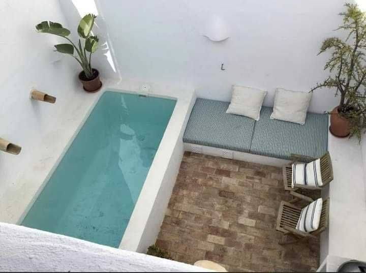 Piscinas e piscinas tipo tanque