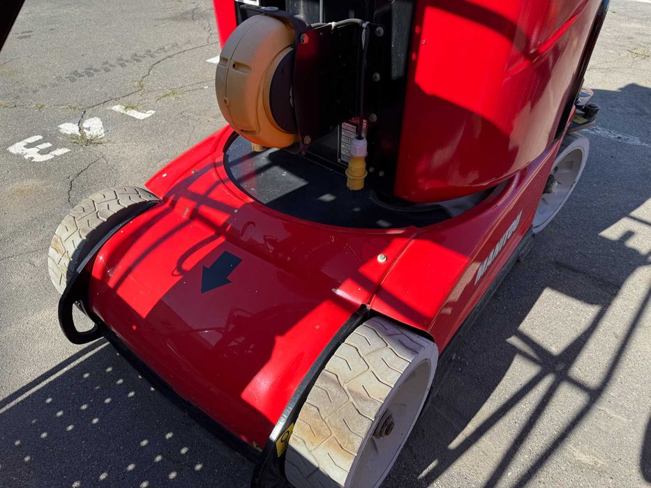 Вертикальний щогловий електричний підйомник MANITOU 100VJR 10 метрів