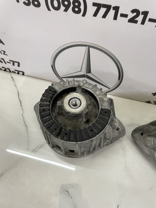 Mercedes w204 w212 w207 w218 подушкі двигуна опора двигателя