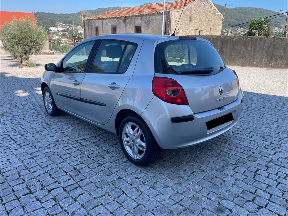renault clio 1.2 (1 dono)