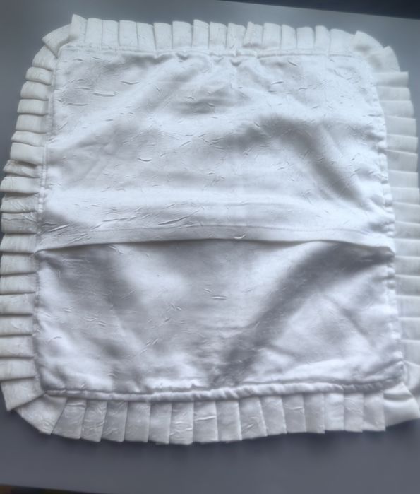 Poszewka ozdobna na poduszkę z marszczeniem