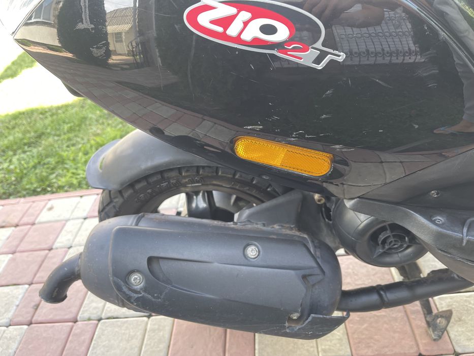 Мопед / скутер Piaggio ZIP 2T