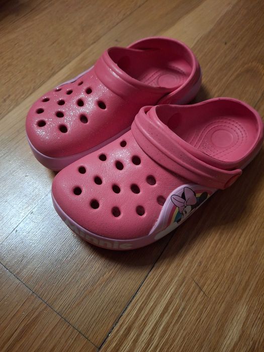 Sandálias tipo Crocs menina T27