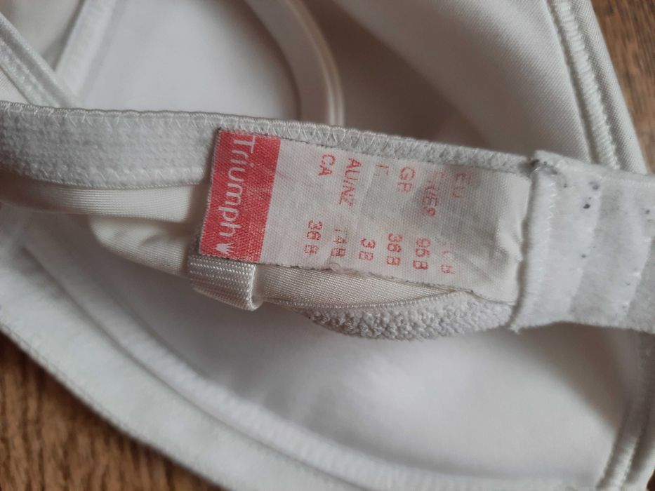 Kremowy biustonosz Triumph Soft Sensation P r. 80 B