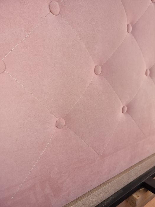 Ліжко 120/200 -спальне місце. В гарному стані. Матеріал велюр.